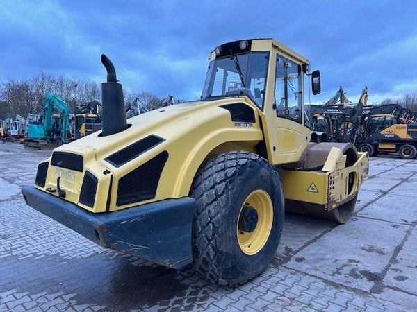 2009, BOMAG BW213Di - 4 POLYGONAL ROLLER COMPACTOR