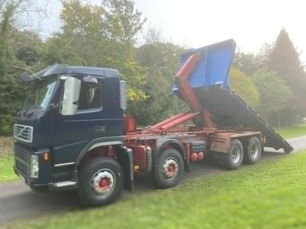 2008, VOLVO FM400, 8×4 HOOKLOADER TRUCK( Sold as chassis and Cab)