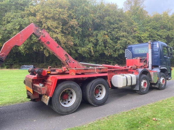 2008, VOLVO FM400, 8×4 HOOKLOADER TRUCK( Sold as chassis and Cab)