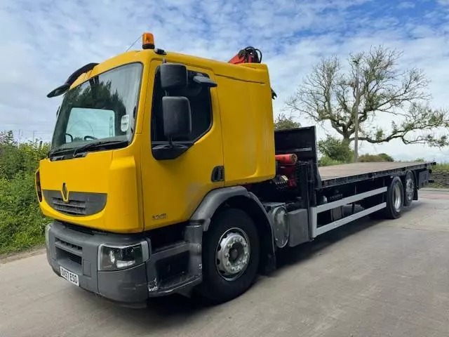 2007, Renault Premium 320, 6x2 26ft Flatbed Truck With Crane