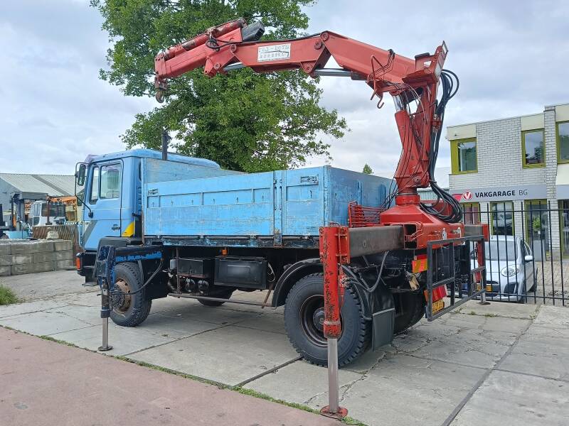 1995,MAN 17.232 - 4X2 STANDARD TIPPER WITH CRANE TRUCK - Image 3