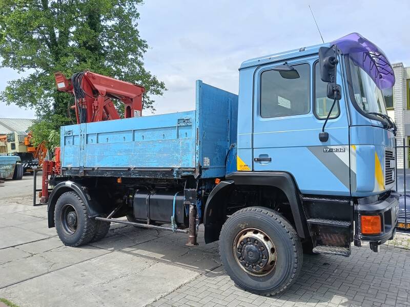 1995,MAN 17.232 - 4X2 STANDARD TIPPER WITH CRANE TRUCK