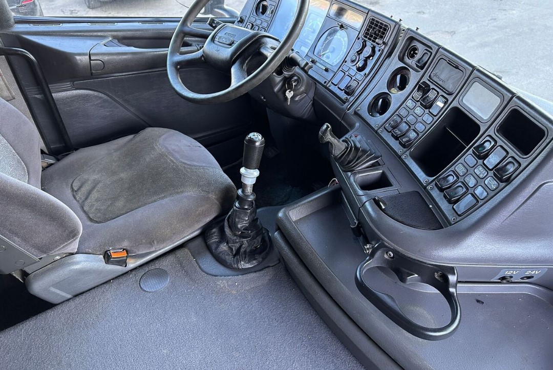 2000,SCANIA R114L 380 - 4X2 STANDARD TRACTOR UNIT - Image 5