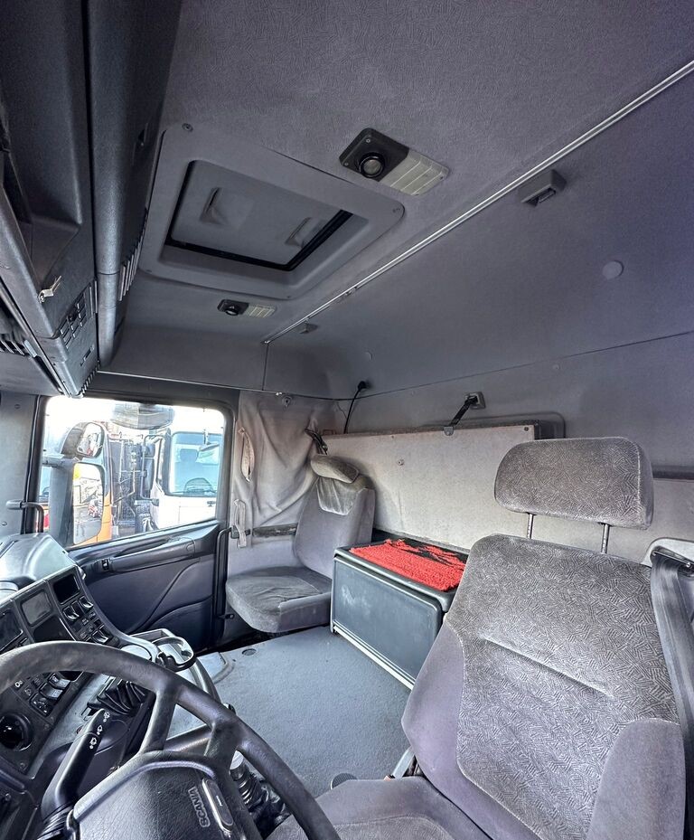 2000,SCANIA R114L 380 - 4X2 STANDARD TRACTOR UNIT - Image 6