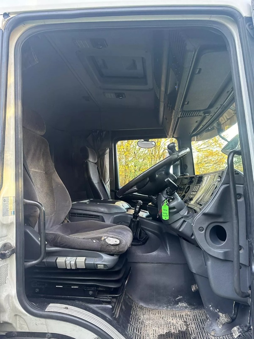 2001,SCANIA 114 380 -6X2 REARLIFT STASNDARD FLATBED FITTED WITH CRANE - Image 8