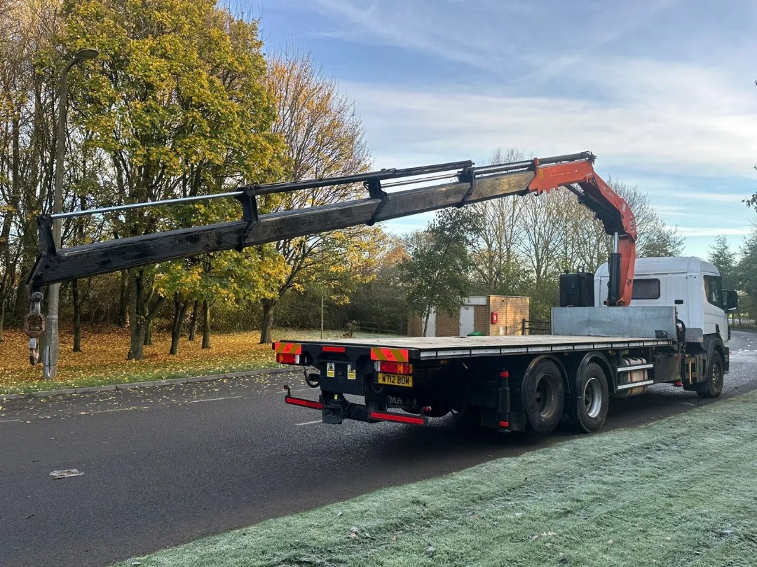 2001,SCANIA 114 380 -6X2 REARLIFT STASNDARD FLATBED FITTED WITH CRANE - Image 2