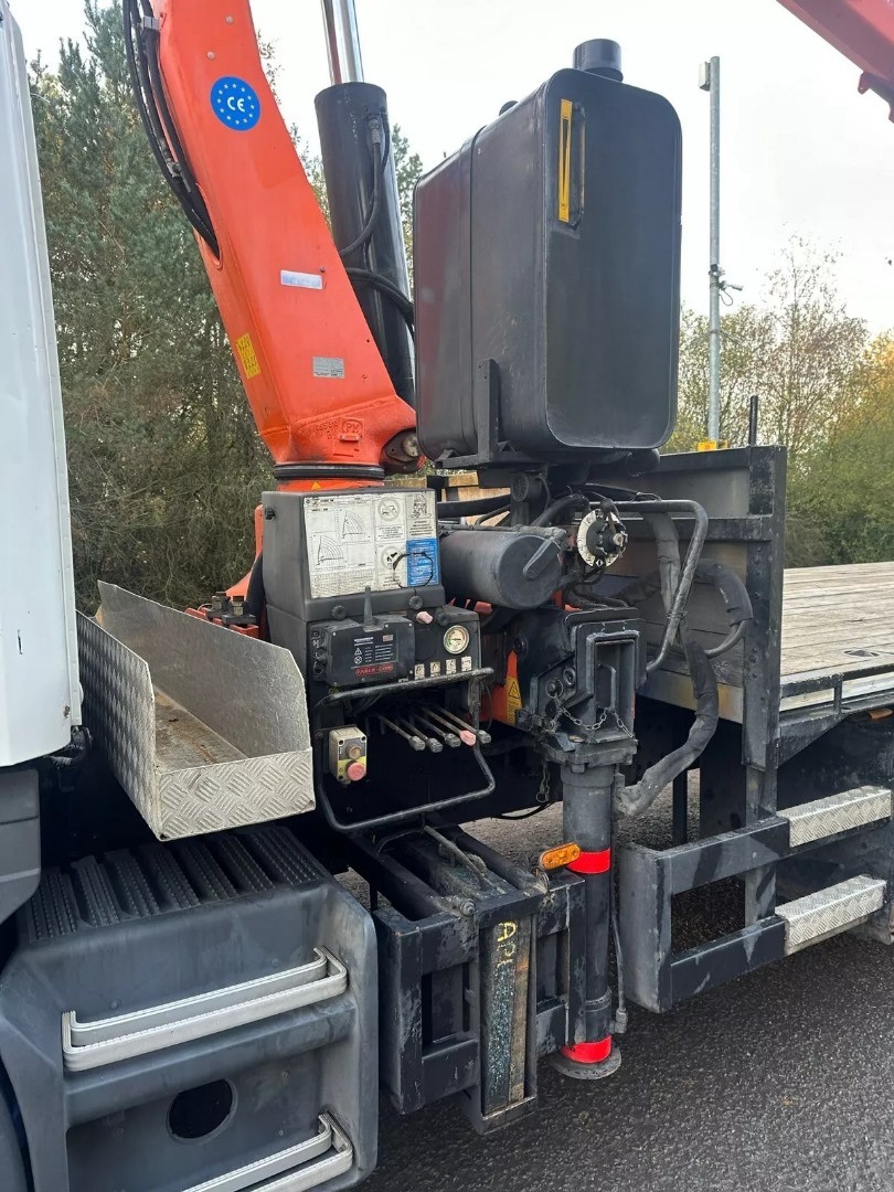 2001,SCANIA 114 380 -6X2 REARLIFT STASNDARD FLATBED FITTED WITH CRANE - Image 3