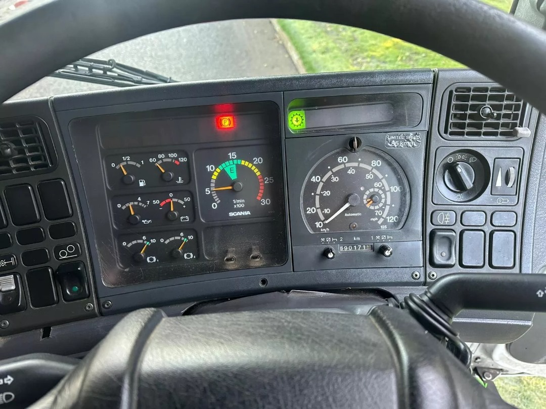 2001,SCANIA 114 380 -6X2 REARLIFT STASNDARD FLATBED FITTED WITH CRANE - Image 6