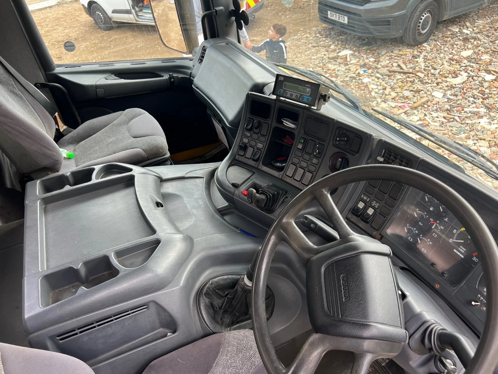 SCANIA P124-360 TIPPER SCANIA 8X4 ONLY 408,000 KM - BEI BANDARINI DAR (Kabla ya Ushuru): TZS 139,500,000/= - Image 4