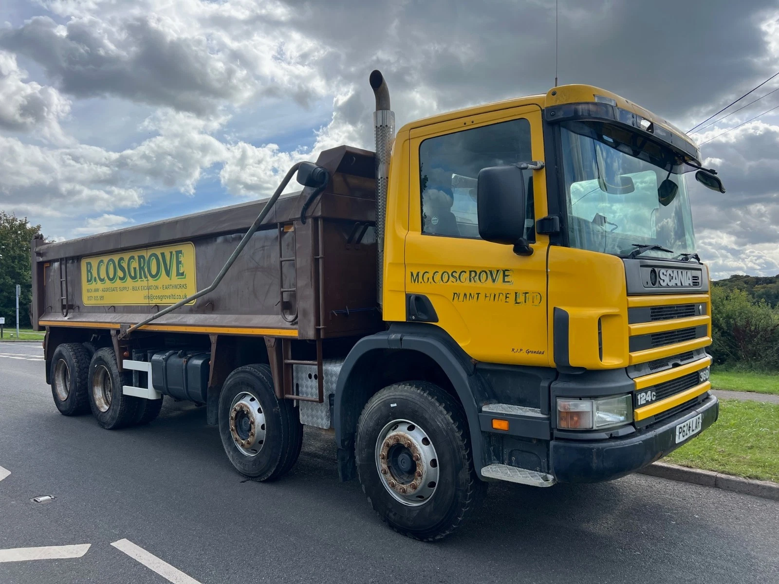 SCANIA P124-360 TIPPER SCANIA 8X4 ONLY 408,000 KM - BEI BANDARINI DAR (Kabla ya Ushuru): TZS 139,500,000/= - Image 2