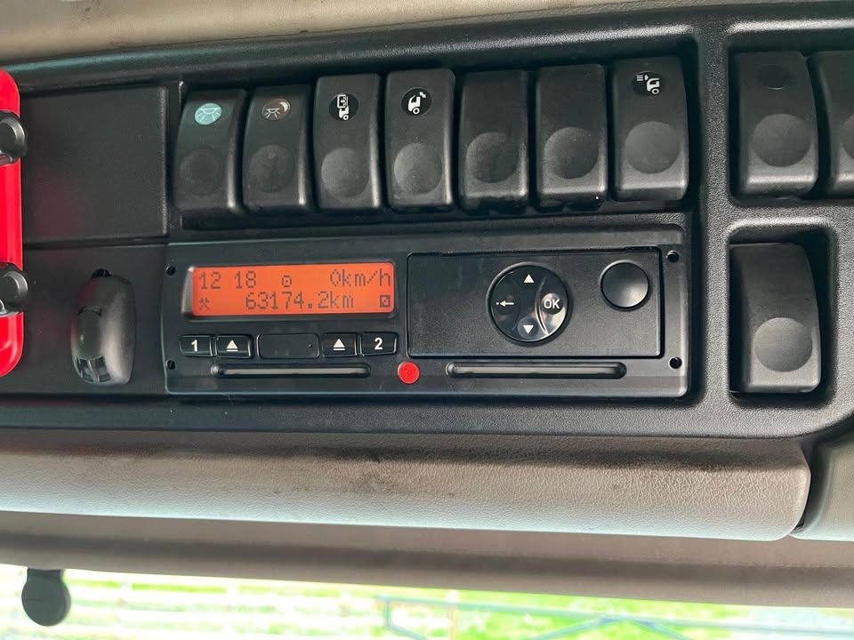 DAF XF105.460, 6x2 (2013) TRACTOR UNIT – BEI MPAKA BANDARINI DAR (Kabla ya Ushuru): TZS 49,950,000/= - Image 5