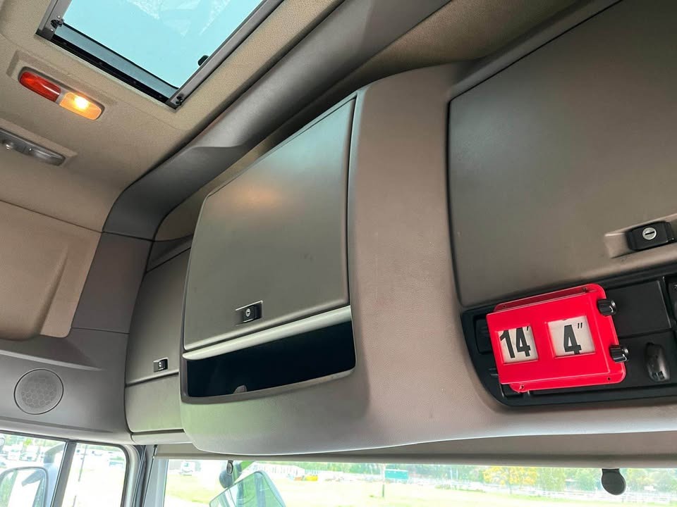 DAF XF105.460, 6x2 (2013) TRACTOR UNIT – BEI MPAKA BANDARINI DAR (Kabla ya Ushuru): TZS 49,950,000/= - Image 8