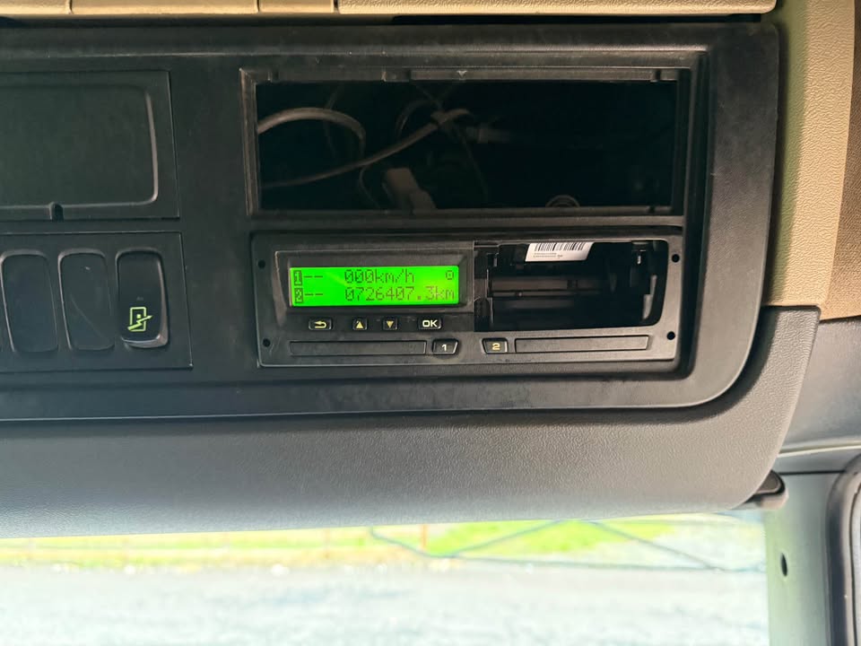 2014, SCANIA R450, 6X2 REARLIFT HIGHLINE TRACTOR UNIT - BEI MPAKA BANDARINI DAR (Kabla ya ushuru): TZS 69,000,000.00. - Image 12