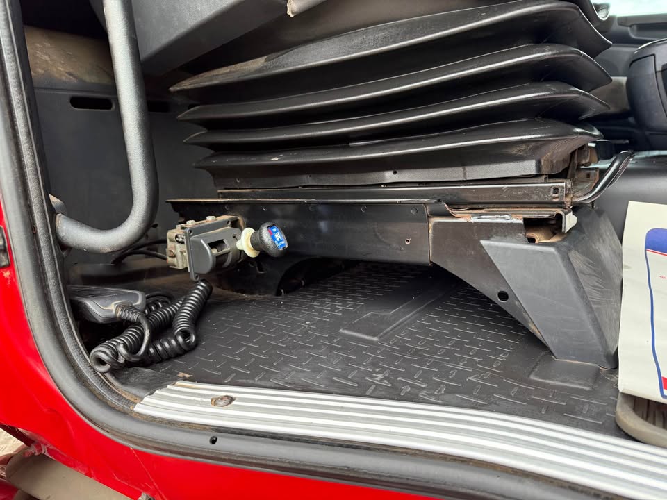 2014, SCANIA R450, 6X2 REARLIFT HIGHLINE TRACTOR UNIT - BEI MPAKA BANDARINI DAR (Kabla ya ushuru): TZS 69,000,000.00. - Image 9