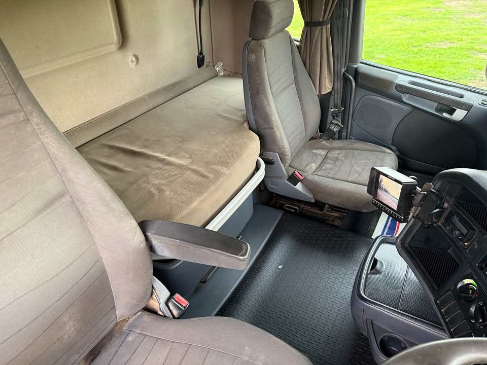 2014, SCANIA R450, 6X2 REARLIFT HIGHLINE TRACTOR UNIT - BEI MPAKA BANDARINI DAR (Kabla ya ushuru): TZS 69,000,000.00. - Image 14