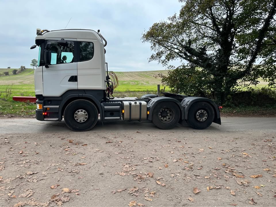 SCANIA R450 (2016) TRACTOR UNIT, LOW MILEAGE – BEI MPAKA BANDARINI DAR (Kabla ya Ushuru): TZS 105,000,000/= - Image 10