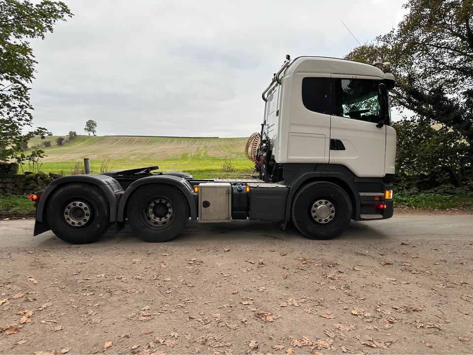 SCANIA R450 (2016) TRACTOR UNIT, LOW MILEAGE – BEI MPAKA BANDARINI DAR (Kabla ya Ushuru): TZS 105,000,000/= - Image 8
