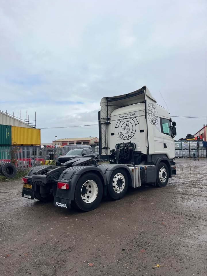 2016, SCANIA R450, 6X2 MIDLIFT HIGHLINE TRACTOR UNIT - BEI BANDARINI DAR (Kabla ya Ushuru): TZS 65,000,000/= - Image 8