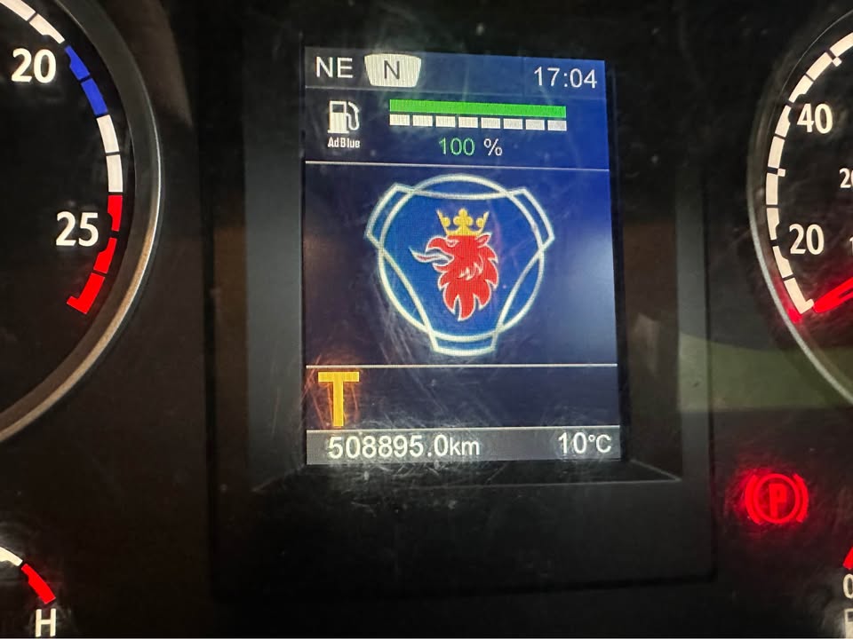 SCANIA R450 (2016) TRACTOR UNIT, LOW MILEAGE – BEI MPAKA BANDARINI DAR (Kabla ya Ushuru): TZS 105,000,000/= - Image 7