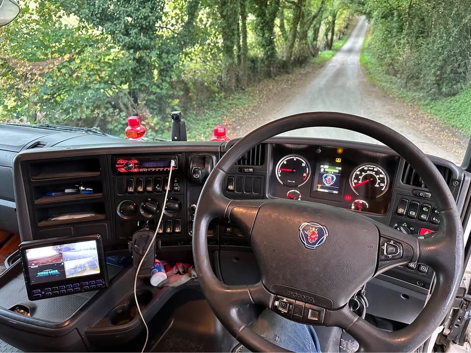 SCANIA R450 (2016) TRACTOR UNIT, LOW MILEAGE – BEI MPAKA BANDARINI DAR (Kabla ya Ushuru): TZS 105,000,000/= - Image 5