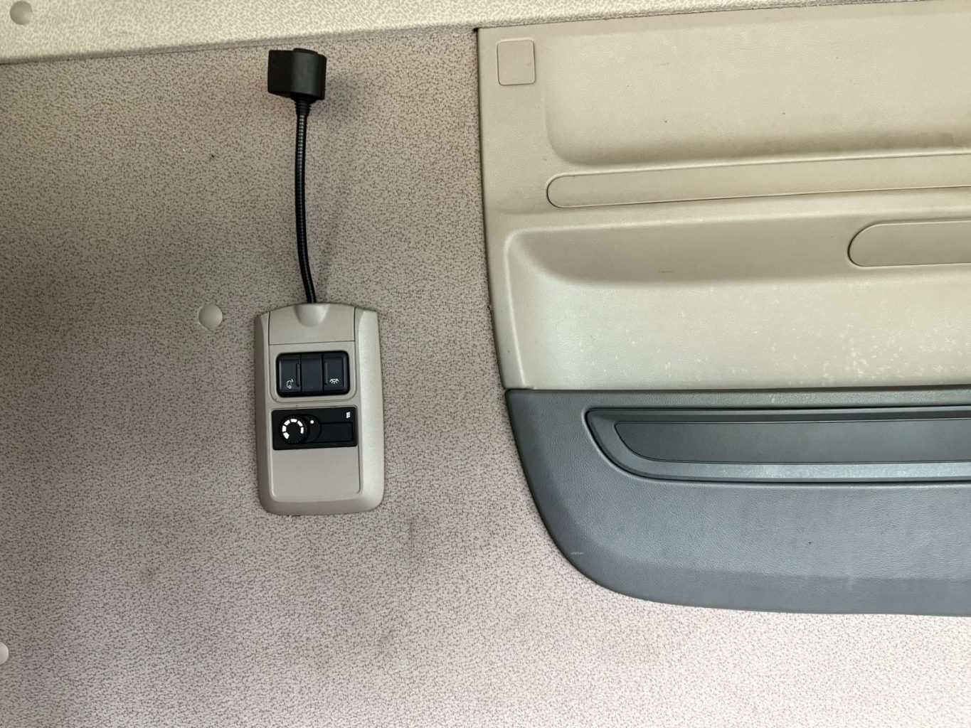 DAF XF 460 (2017) - 460 HP EURO 6 - AUTOMATIC - MID LIFT TWIN STEER - BEI MPAKA BANDARINI DAR (Kabla ya Ushuru): TZS 42,500,000/= - Image 4