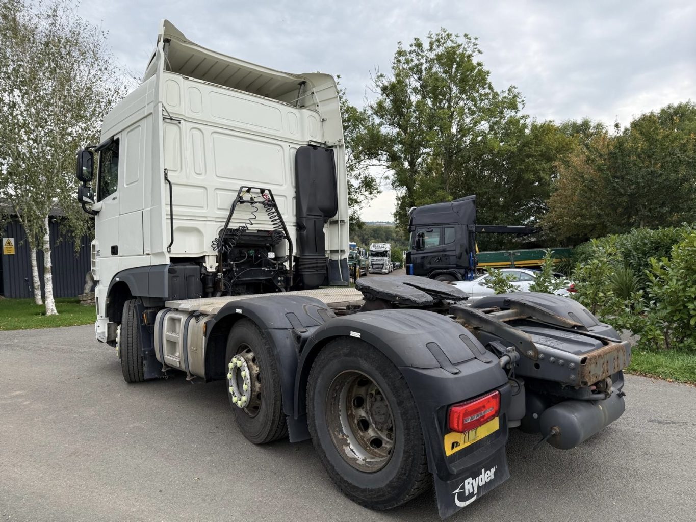 DAF XF 460 (2017) - 460 HP EURO 6 - AUTOMATIC - MID LIFT TWIN STEER - BEI MPAKA BANDARINI DAR (Kabla ya Ushuru): TZS 42,500,000/= - Image 12