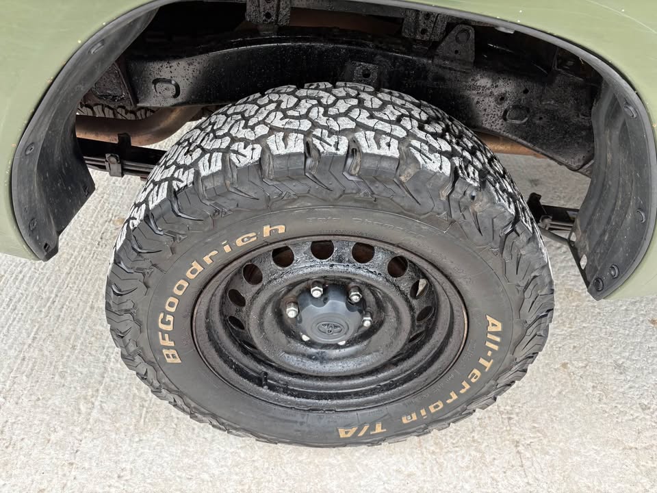 TOYOTA HILUX DOUBLE CAB PICKUP (2017) 4WD, HUNTING SPECS - BEI MPAKA BANDARINI DAR (Kabla ya Ushuru) : TZS 45,000,000/= - Image 6