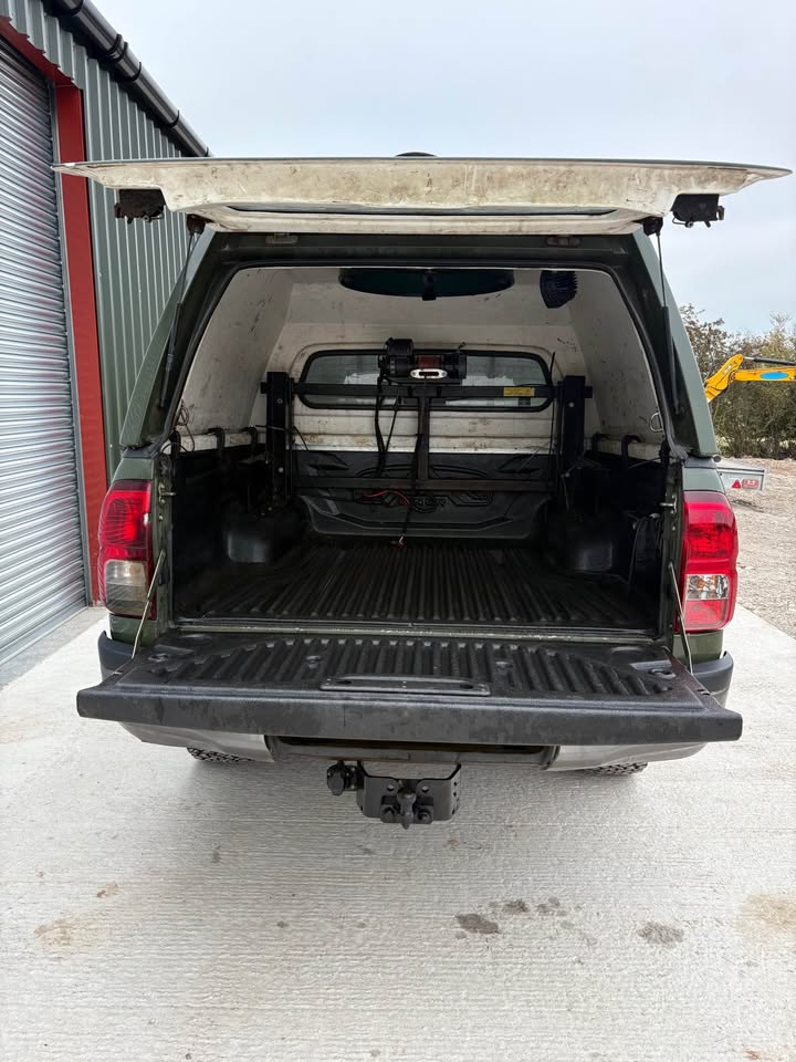 TOYOTA HILUX DOUBLE CAB PICKUP (2017) 4WD, HUNTING SPECS - BEI MPAKA BANDARINI DAR (Kabla ya Ushuru) : TZS 45,000,000/= - Image 19