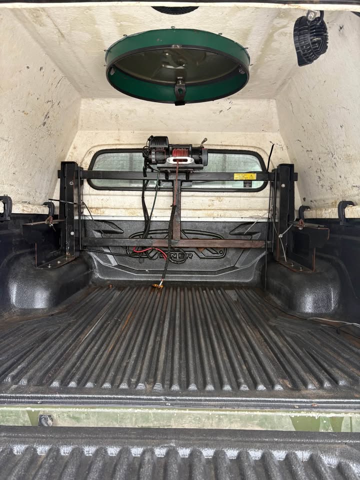 TOYOTA HILUX DOUBLE CAB PICKUP (2017) 4WD, HUNTING SPECS - BEI MPAKA BANDARINI DAR (Kabla ya Ushuru) : TZS 45,000,000/= - Image 18