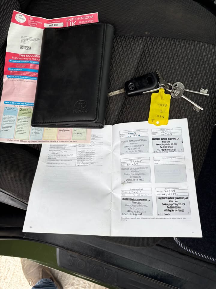 TOYOTA HILUX DOUBLE CAB PICKUP (2017) 4WD, HUNTING SPECS - BEI MPAKA BANDARINI DAR (Kabla ya Ushuru) : TZS 45,000,000/= - Image 16