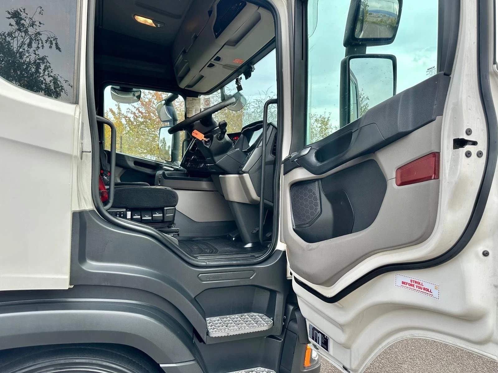 SCANIA G450 XT 6X2 TRACTOR UNIT, AUTOMATIC EURO 6 – BEI MPAKA BANDARINI DAR (Kabla ya ushuru): TZS 118,500,000/= - Image 8