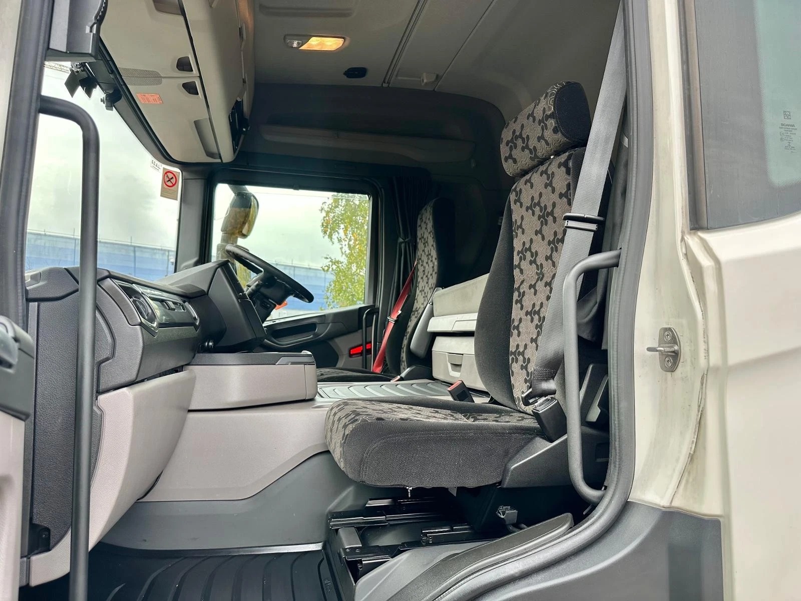 SCANIA G450 XT 6X2 TRACTOR UNIT, AUTOMATIC EURO 6 – BEI MPAKA BANDARINI DAR (Kabla ya ushuru): TZS 118,500,000/= - Image 4