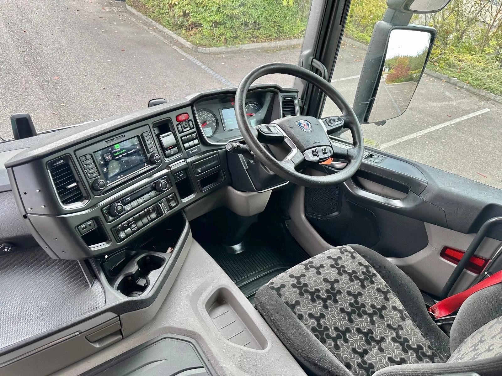 SCANIA G450 XT 6X2 TRACTOR UNIT, AUTOMATIC EURO 6 – BEI MPAKA BANDARINI DAR (Kabla ya ushuru): TZS 118,500,000/= - Image 3