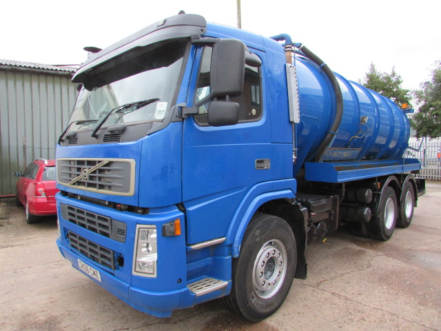 VOLVO FM9 - 380 VACUUM TANKER (2006) from GS international - 1